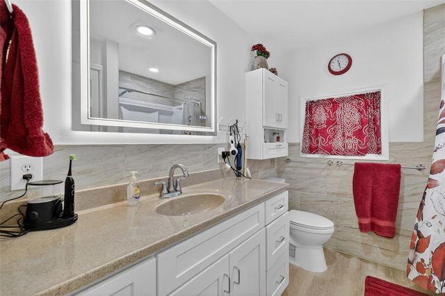 156 ROYAL PALM DRIVE, Leesburg, FL 34748