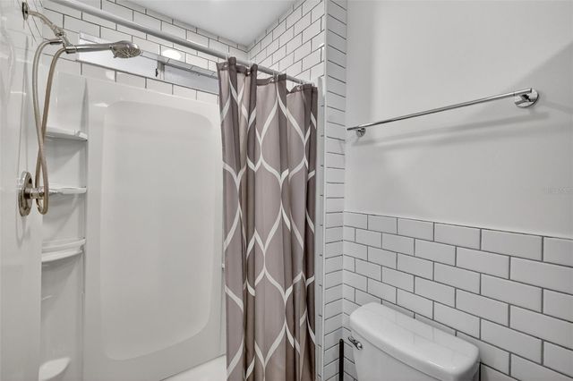 156 ROYAL PALM DRIVE, Leesburg, FL 34748