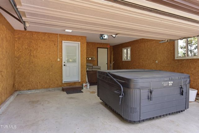 205 Spring Valley Road, Unicoi, TN 37692