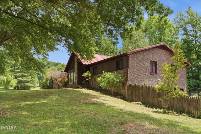 205 Spring Valley Road, Unicoi, TN 37692