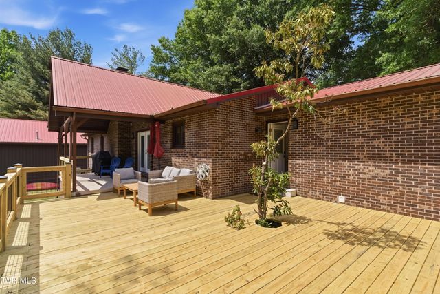 205 Spring Valley Road, Unicoi, TN 37692