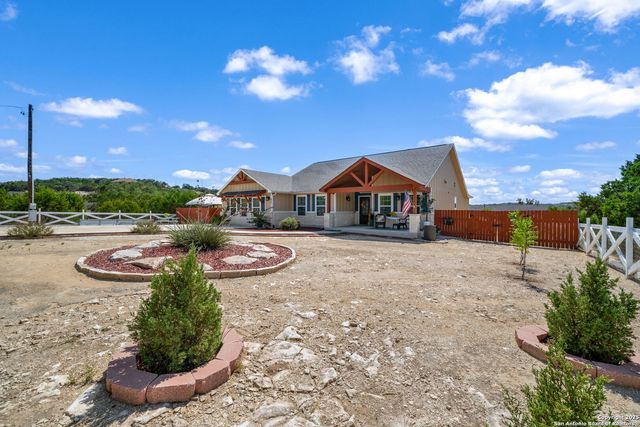 423 Prairie Tea Lane, Canyon Lake, TX 78133