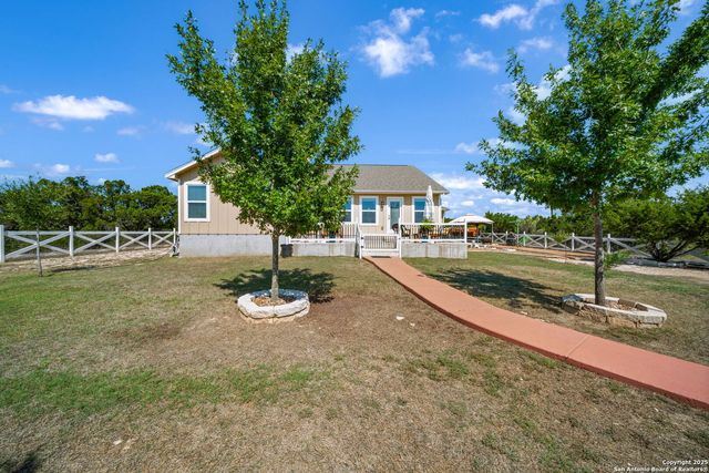 423 Prairie Tea Lane, Canyon Lake, TX 78133