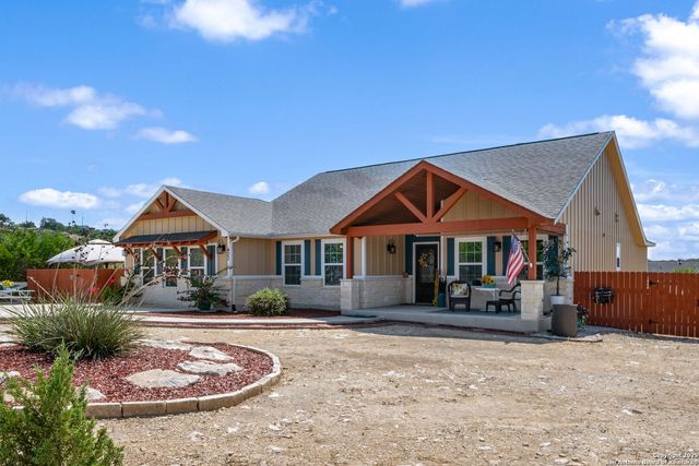 423 Prairie Tea Lane, Canyon Lake, TX 78133