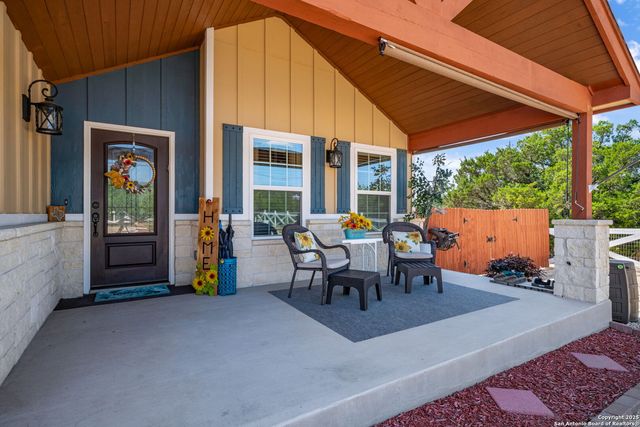 423 Prairie Tea Lane, Canyon Lake, TX 78133