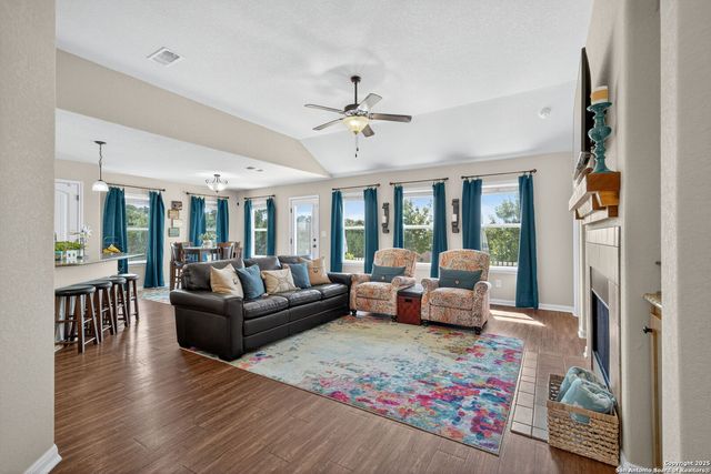 423 Prairie Tea Lane, Canyon Lake, TX 78133