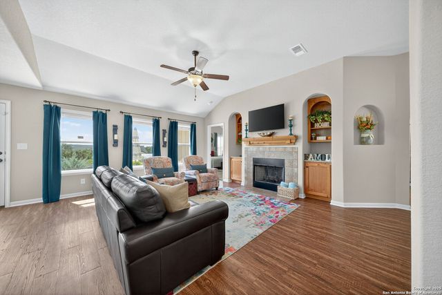 423 Prairie Tea Lane, Canyon Lake, TX 78133