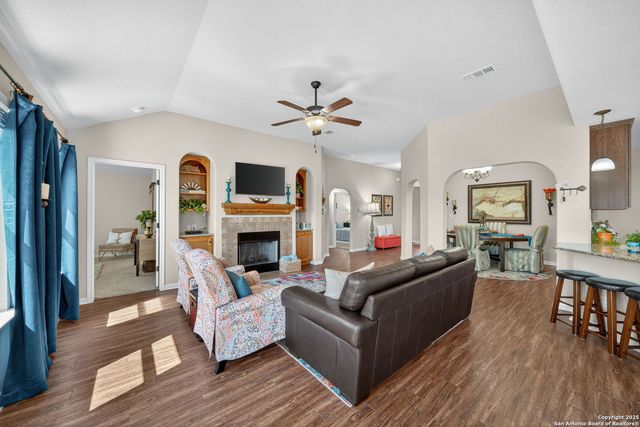 423 Prairie Tea Lane, Canyon Lake, TX 78133