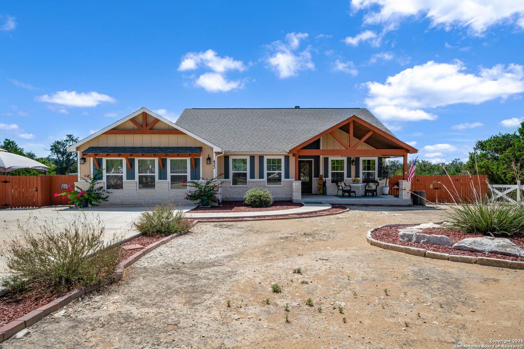423 Prairie Tea Lane, Canyon Lake, TX 78133