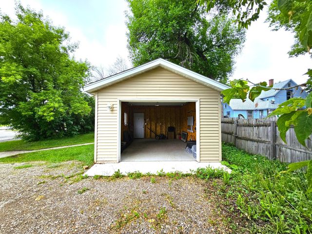 702 E Junius Avenue, Fergus Falls, MN 56537