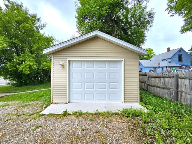 702 E Junius Avenue, Fergus Falls, MN 56537