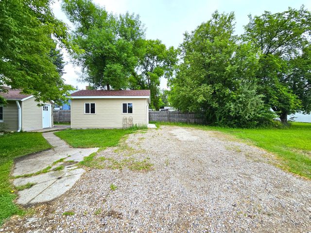 702 E Junius Avenue, Fergus Falls, MN 56537