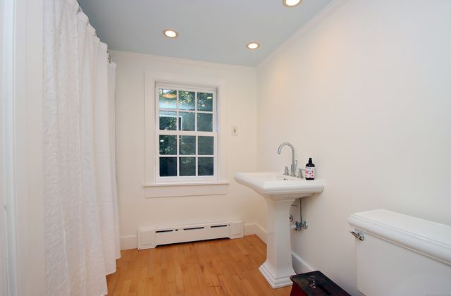 16 Old Town Road, Avon, CT 06001