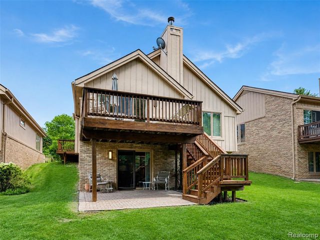 21790 River Ridge Trail, Farmington Hills, MI 48335
