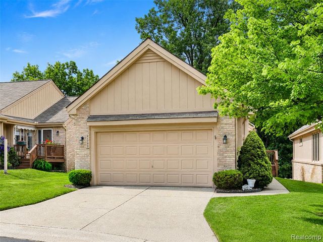 21790 River Ridge Trail, Farmington Hills, MI 48335