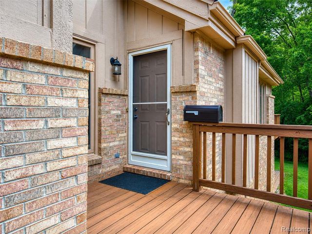 21790 River Ridge Trail, Farmington Hills, MI 48335