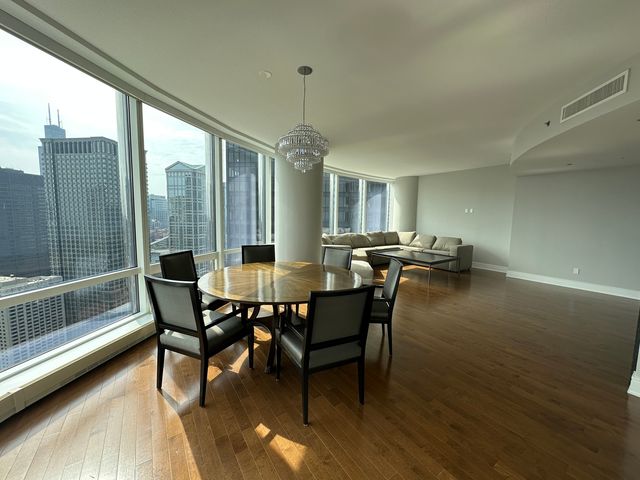401 N Wabash Avenue 32H, Chicago, IL 60611