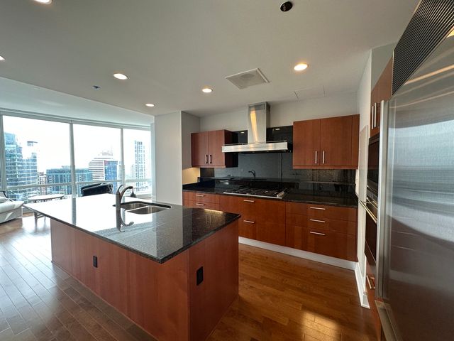 401 N Wabash Avenue 32H, Chicago, IL 60611