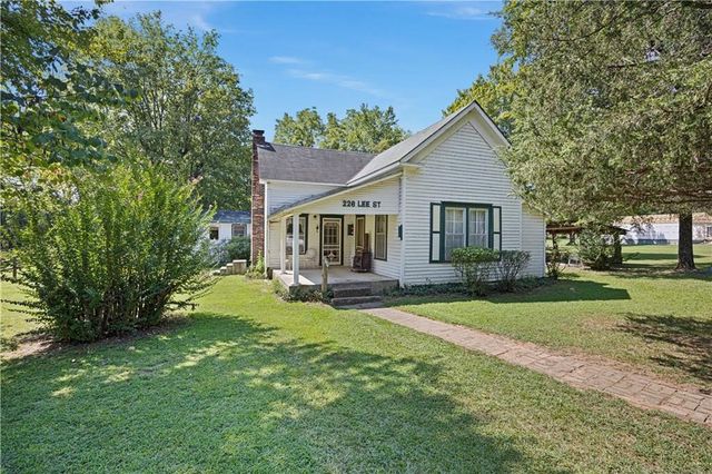 226 Lee Street, Clarksville, AR 72830