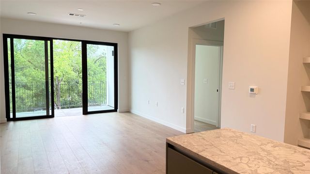 2209 S 1st ST 322, Austin, TX 78704