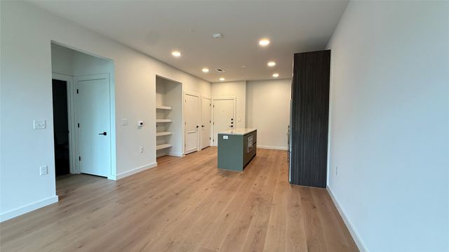 2209 S 1st ST 322, Austin, TX 78704