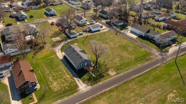 705 N Macoupin Street, Gillespie, IL 62033