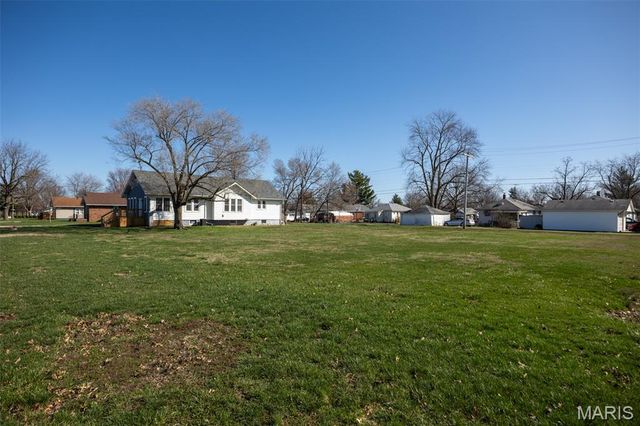 705 N Macoupin Street, Gillespie, IL 62033