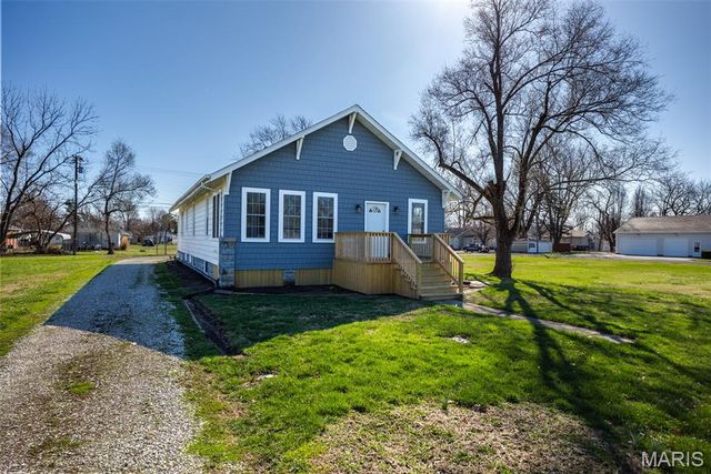 705 N Macoupin Street, Gillespie, IL 62033