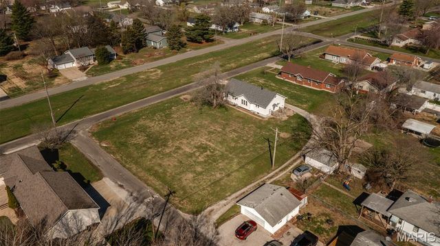 705 N Macoupin Street, Gillespie, IL 62033