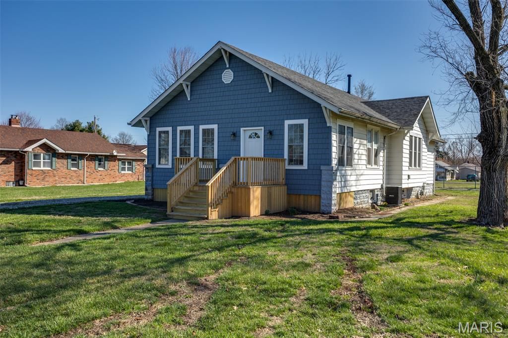 705 N Macoupin Street, Gillespie, IL 62033