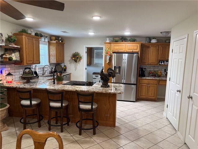 216 Thornwood Lane, Russellville, AR 72802