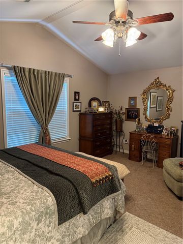 216 Thornwood Lane, Russellville, AR 72802