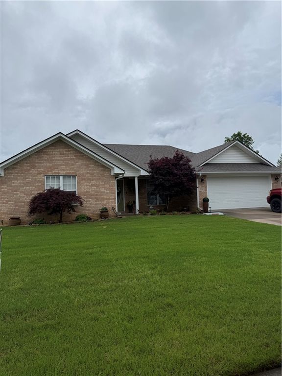 216 Thornwood Lane, Russellville, AR 72802