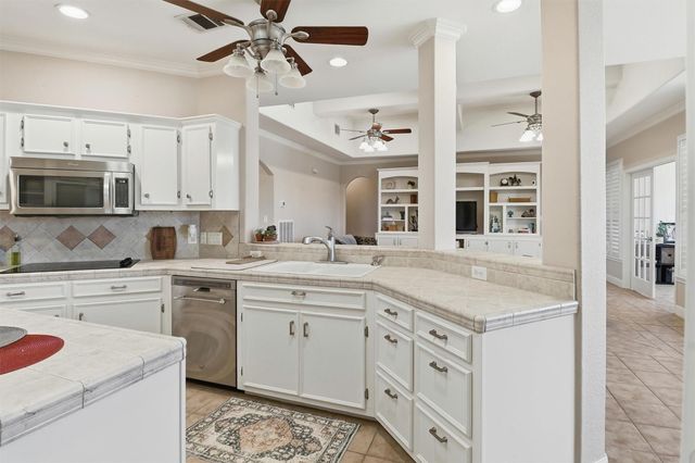 2862 Dees Circle, Sealy, TX 77474