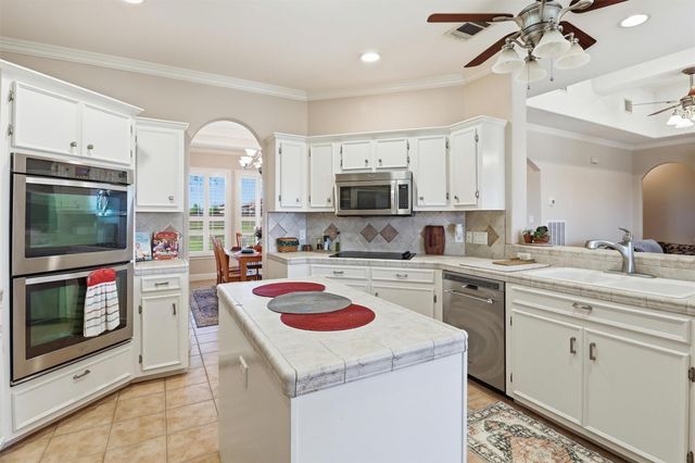 2862 Dees Circle, Sealy, TX 77474