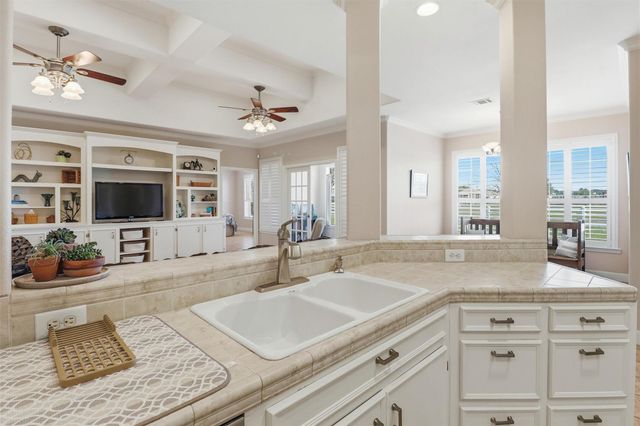 2862 Dees Circle, Sealy, TX 77474