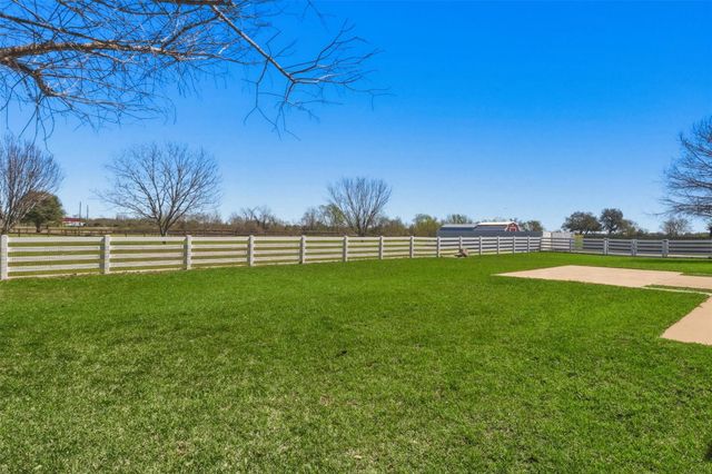 2862 Dees Circle, Sealy, TX 77474