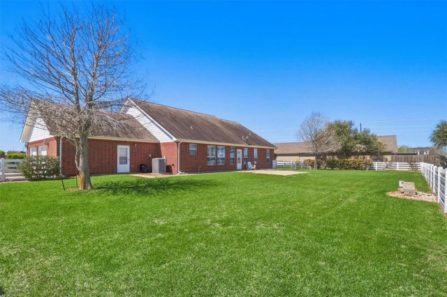 2862 Dees Circle, Sealy, TX 77474