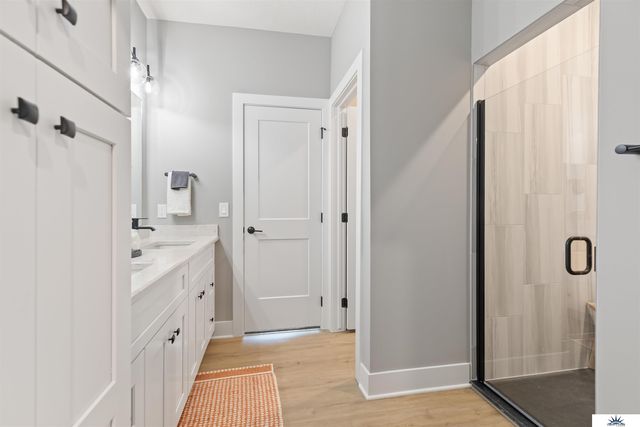 6905 Flint Drive, Papillion, NE 68046