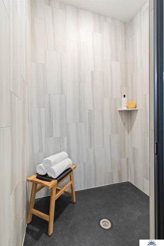 6905 Flint Drive, Papillion, NE 68046