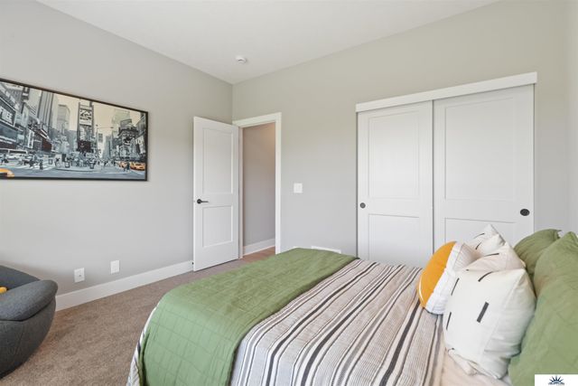 6905 Flint Drive, Papillion, NE 68046