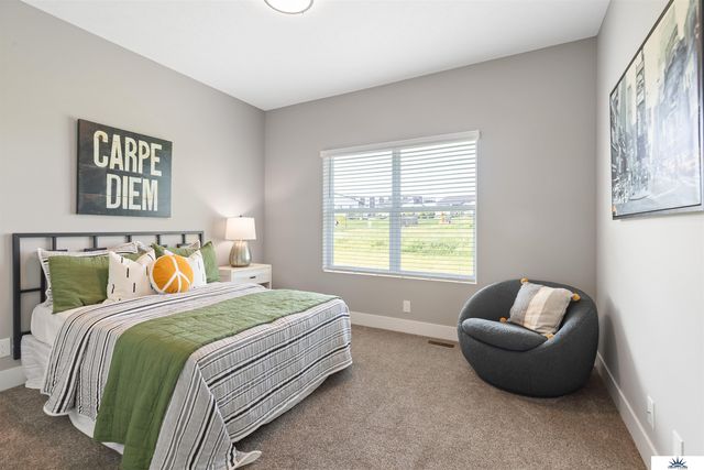 6905 Flint Drive, Papillion, NE 68046