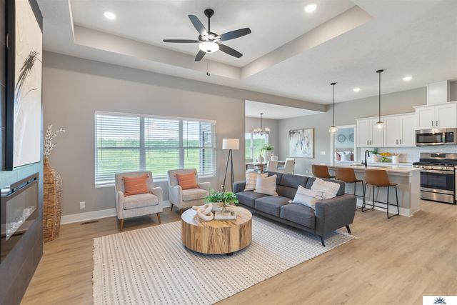 6905 Flint Drive, Papillion, NE 68046