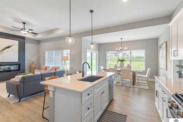 6905 Flint Drive, Papillion, NE 68046