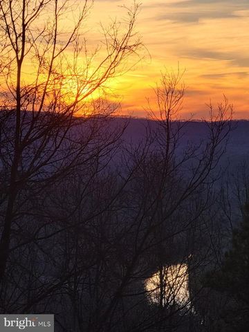 312 OUTLOOK LN, Great Cacapon, WV 25422