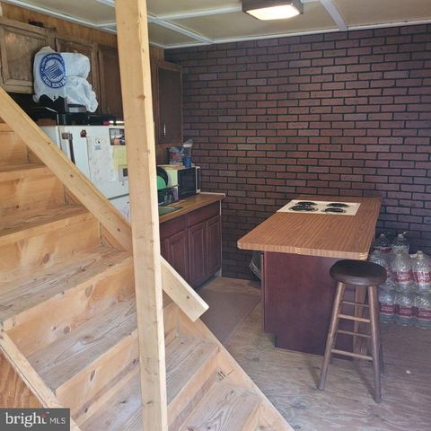 312 OUTLOOK LN, Great Cacapon, WV 25422