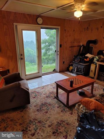 312 OUTLOOK LN, Great Cacapon, WV 25422