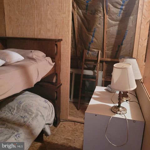 312 OUTLOOK LN, Great Cacapon, WV 25422