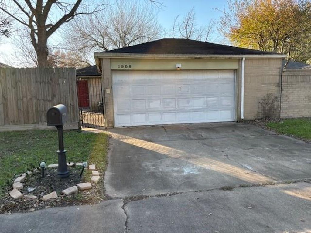 1908 Chelsea Court, Rosenberg, TX 77471