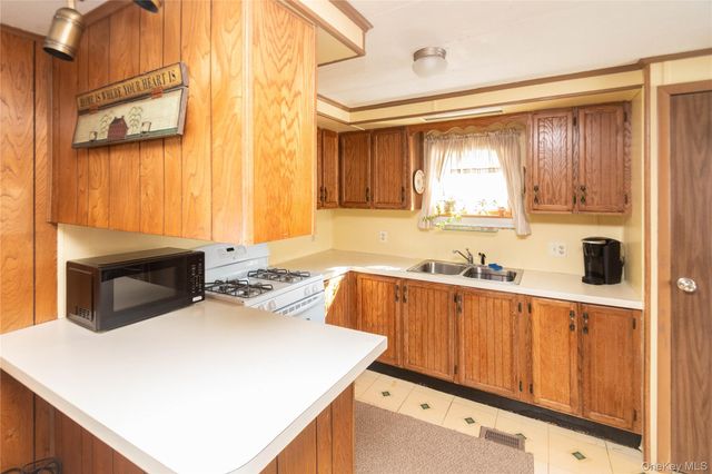 74 Hidden Brook Drive, Hyde Park, NY 12538